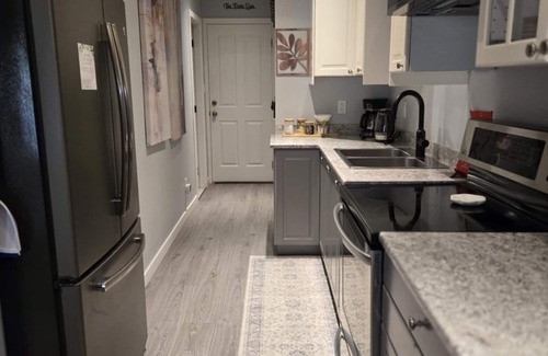 Shawnigan Lake Apartment | Tranquil Shawnigan Lake retreat. Private self contained Suite
