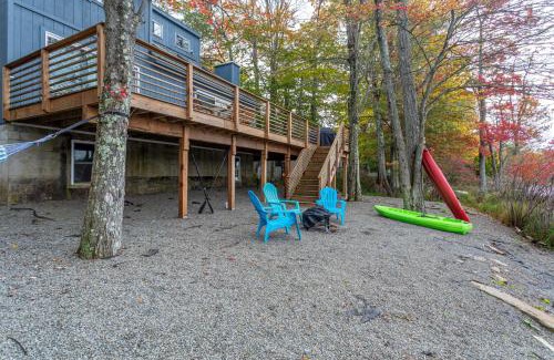 Tobyhanna House | Tranquil Shores Waterfront Fire Pit Hammock