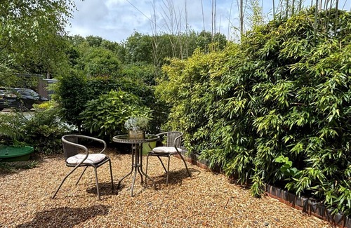 Shrewsbury Apartment | Tranquil Shrewsbury Cottage