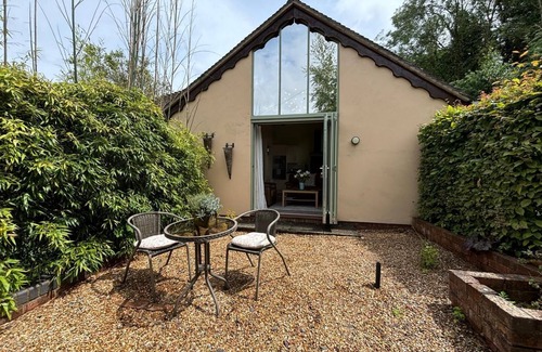 Shrewsbury Apartment | Tranquil Shrewsbury Cottage