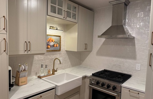 Pacific Heights Apartment | Tranquil, Spacious Studio in Coveted Cow Hollow- Prime Location!