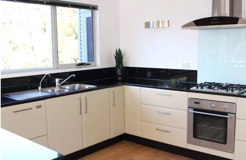 Riverside House | Tranquil Stay by the Tamar