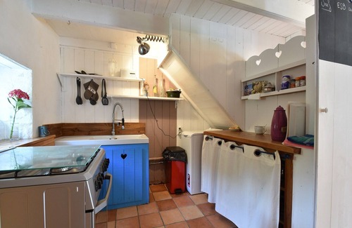 Cleden-Cap-Sizun House | Tranquil Stay Near Audierne