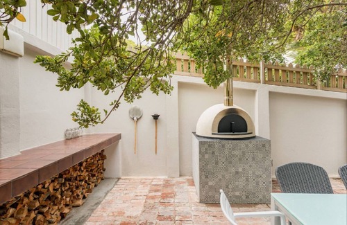 Plettenberg Bay Apartment | Tranquil Stay-Pizza oven & sea views. No clean fee