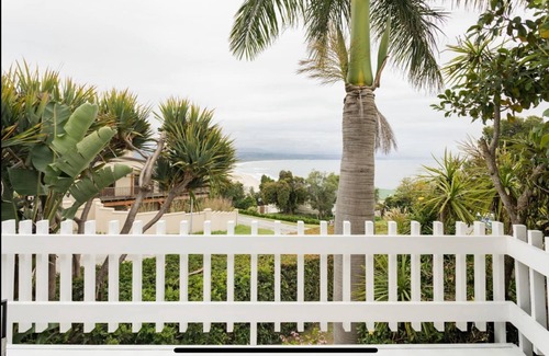 Plettenberg Bay Apartment | Tranquil Stay-Pizza oven & sea views. No clean fee