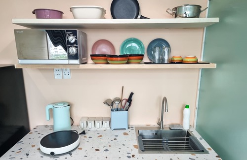 Phu Nhuan Apartment | Tranquil Studio with Kitchen near Airport in bustling area