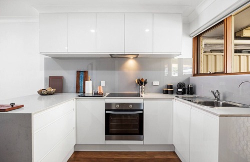 Underdale House | Tranquil Suite - 2BR, Parking, Wifi