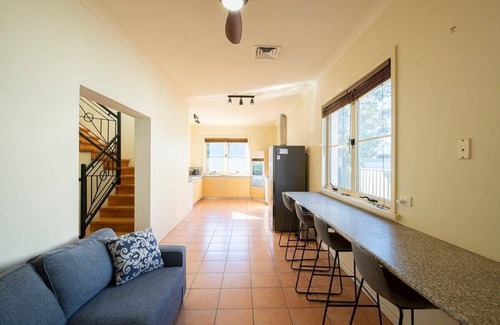 Dubbo House | Tranquil Taylor - Two-Storey CBD Family Home, BBQ