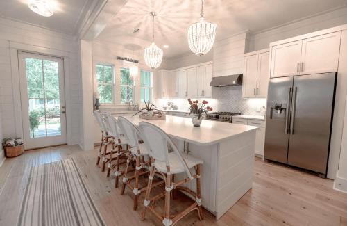 Treetop House | Tranquil Tides by AvantStay Seacrest Pool Access Bikes