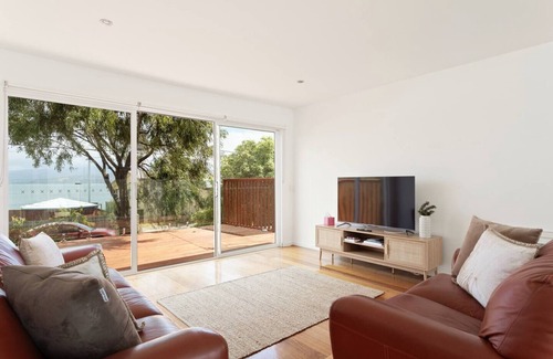 Opossum Bay Cottage | Tranquil Tides Garden Cottage Perfection