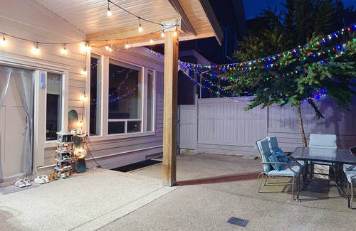 Surrey House | Tranquil touch-2BR comfort suite