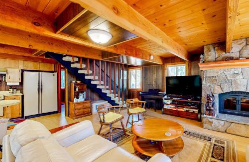 Comstock Acres House | Tranquil Treehouse Haven