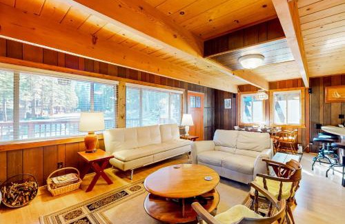 Comstock Acres House | Tranquil Treehouse Haven