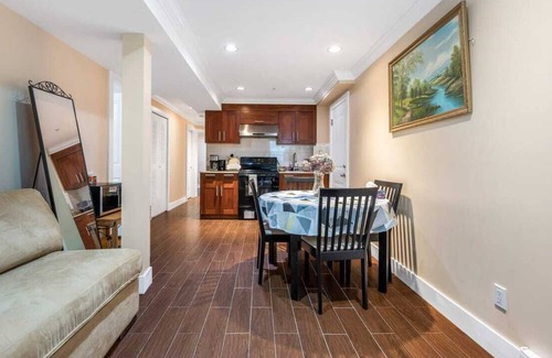 Arbutus Ridge House | Tranquil unit in Vancouver's Vibrant Neighborhood