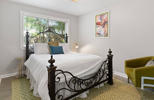 Broadmoor Apartment | Tranquil Uptown Escape: Family-Friendly 3BR, 2BA, Parking, Hot Tub, Spacious Backyard