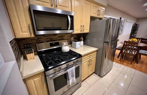Montrose Apartment | Tranquil 2 Beds/2 Baths in the Heart of Montrose!
