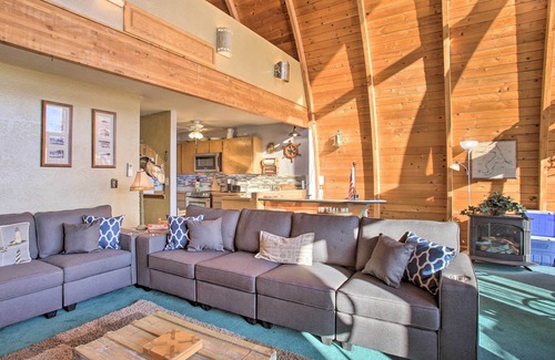 Bayview House | Tranquil Water-Front Panoramic-View Float Home on Scenic Bay Lake Pend Oreille