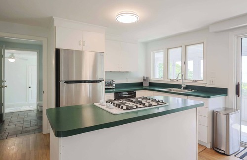 Monument Beach House | Tranquil Waterfront Getaway