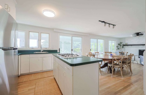 Monument Beach House | Tranquil Waterfront Getaway