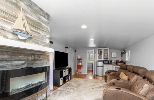 Smyrna House | Tranquil Waters at Blue Lake - Tiki Loft, Hot Tub, Fire Pit, Outdoor Kitchen
