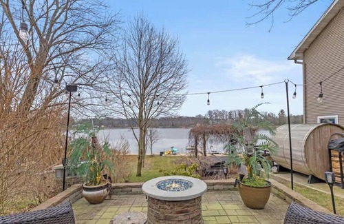 Smyrna House | Tranquil Waters at Blue Lake - Tiki Loft, Hot Tub, Fire Pit, Outdoor Kitchen