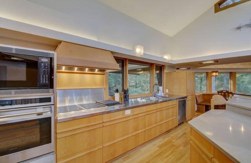 Lake Delton House | Tranquil Waters by Venture Luxury Estates