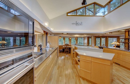 Lake Delton House | Tranquil Waters by Venture Luxury Estates