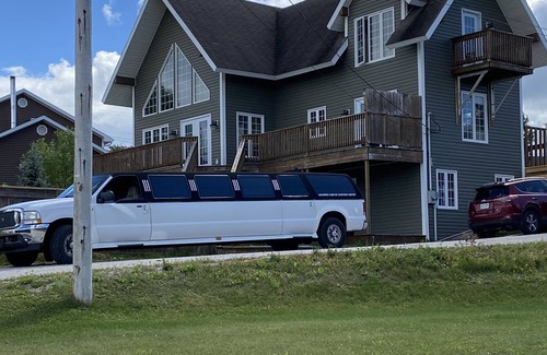 Deer Lake House | Tranquil Waters Inn - Fortnight Chalet