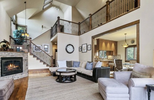 Smithville House | Tranquil Waters Retreat: Hot Tub & Scenic Views