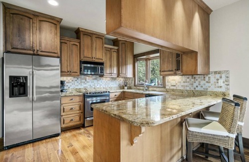 Smithville Cabin | Tranquil Waters Retreat: Hot Tub, Pool & Lake Views
