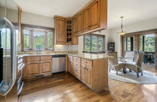 Smithville Cabin | Tranquil Waters Retreat: Hot Tub, Pool & Lake Views