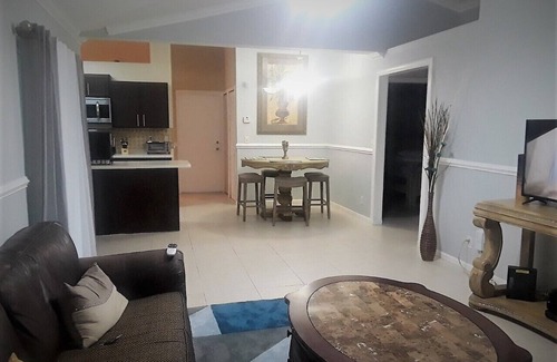 Hunt Club House | Tranquil West Palm Beach getaway
