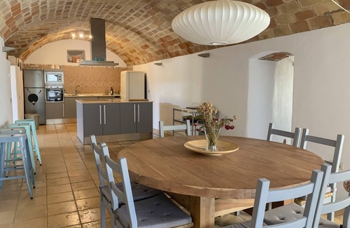 Pedret i Marza House | Tranquila Casa Rural Cercana a las Mejores Playas de L'alt Empordà