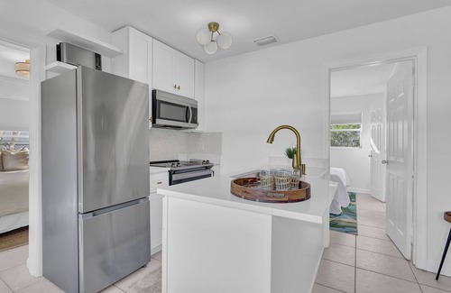 Rock Ridge House | Tranquility Beach escape-mnts to public Beach