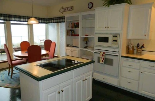 Diamond Point House | Tranquility Beach Hideaway Beachfront Escape