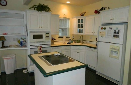 Diamond Point House | Tranquility Beach Hideaway Beachfront Escape