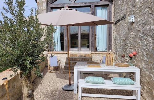 Salles Cottage | Tranquility, beautiful views, with large heated swimming pool in Lot et Garonne