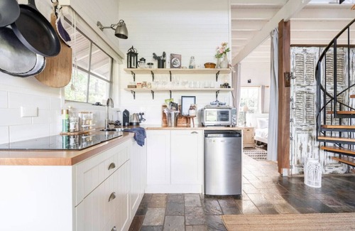 Cambewarra Cottage | "Tranquility & Comfort" - Cozy 2 Bedr. Barn Cabin