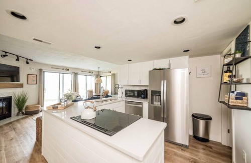 North Shore Condo | Tranquility Cove at Smith Mountain Lake —Your Home Away From Home!