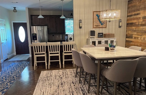 Carolyn Estates House | Tranquility Cove Lakehouse. Hot Tub! Family-Friendly, Newly Renovated