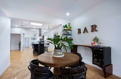 Mission Beach House | Tranquility Grand Bedroom for Couples | Luxury Rainforest Meets Reef | Sleeps up to 2