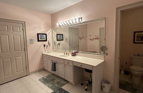 Suwanee House | Tranquility Hideaway - 2 King Beds, Hockey Table