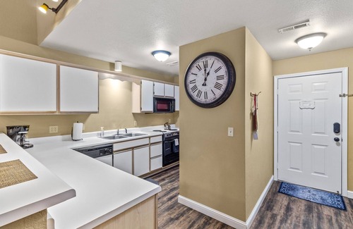 Table Rock Condo | Tranquility~Luxury Lakefront Condo~Pools~HotTub