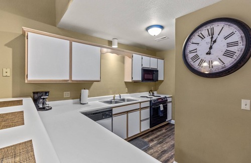 Table Rock Condo | Tranquility~Luxury Lakefront Condo~Pools~HotTub