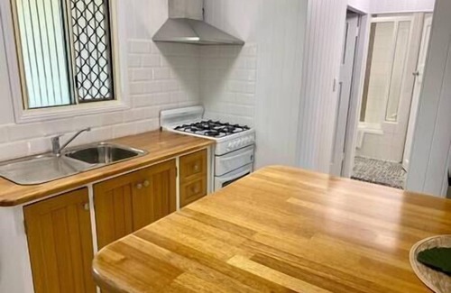 South Townsville Apartment | Tranquility on Tully:Charming Queenslander Retreat