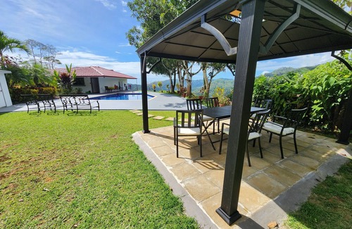 Cascada Azul Villa | Tranquility overlooking the Jungle and Sea