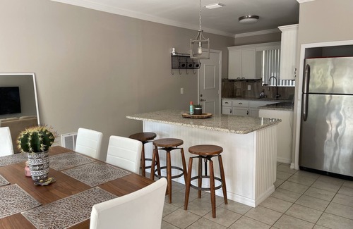 Spring Hill House | Tranquility on a Lake House- 3 miles from Weeki Wachee River