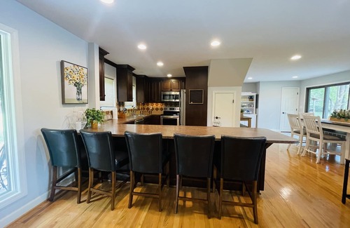 Norwood House | Tranquility on Lake Tillery , whole house with large dock & paddle boards!