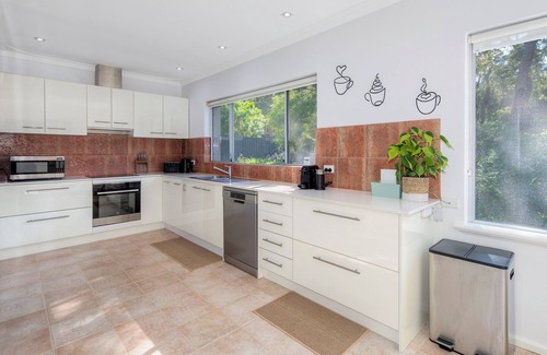 Lesmurdie House | Tranquillity in the heart of the Perth Hills.