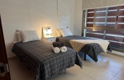 Alcala Apartment | Tranquilo y cerca del mar con parking privado